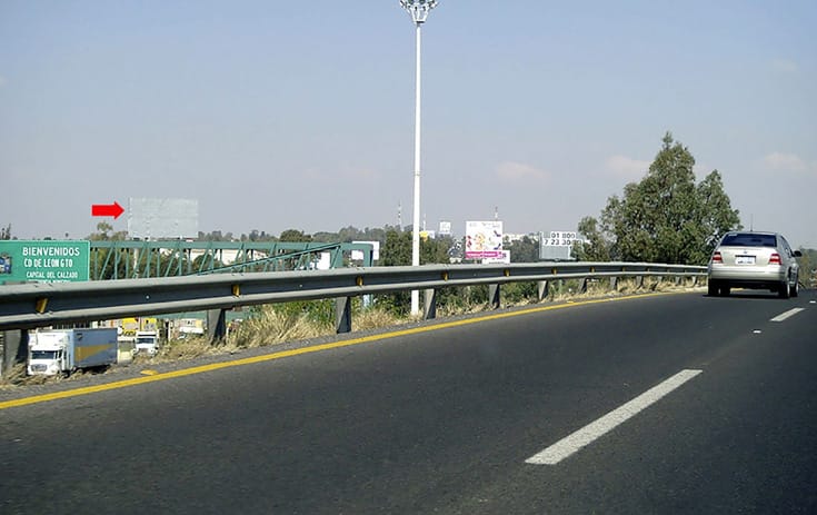 Espectacular GTO011S1 en Silao, Guanajuato de One Marketing