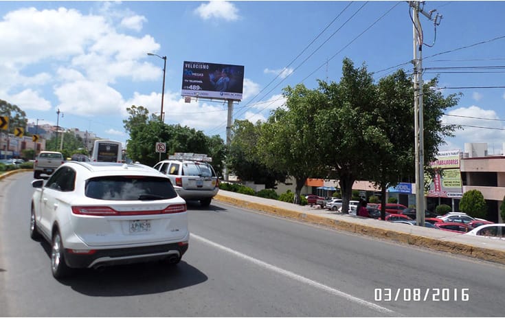 Espectacular GTO056N1 en Carr. Juventino Rosas Km. 6.5 Lt.14 (Plaza Oro)V-Nte., Barrio El Marfil, Guanajuato de One Marketing