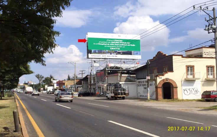Espectacular MCH003S1 en Av. Morelos Norte #5570 Carr. Guadalajara-Morelia, Ángeles, Morelia de One Marketing