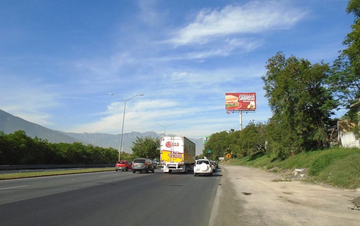 Espectacular NVL006O1 en Morelos Ote. #363 Esq. a Constitución, San Rafael, Guadalupe de One Marketing