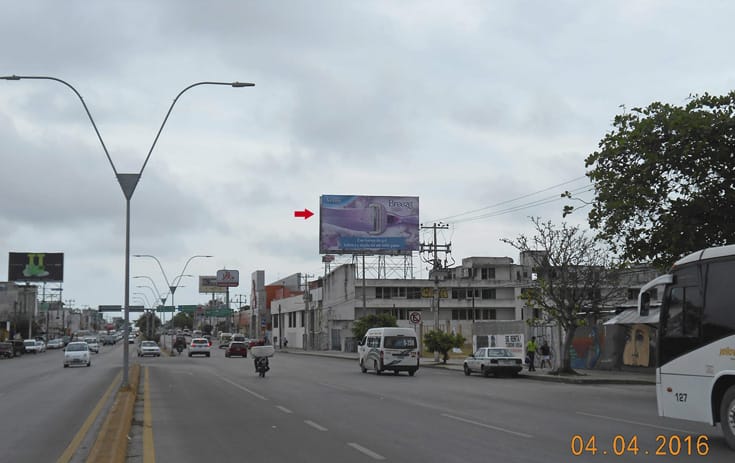 Espectacular QTR001P1 en Av. José López Portillo #554, Benito Juárez, Cancún de One Marketing
