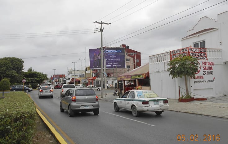Espectacular QTR022O1 en Av. Chichen Itzá Esq. Calle 53 Sm 61 Mz. 16 Lt. 25 #401, Benito Juárez, Cancún de One Marketing