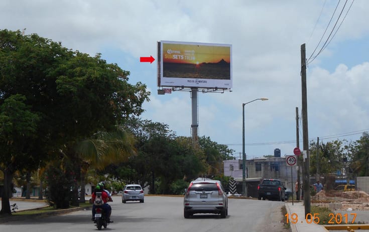 Espectacular QTR032O1 en Cancún, Quintana Roo de One Marketing