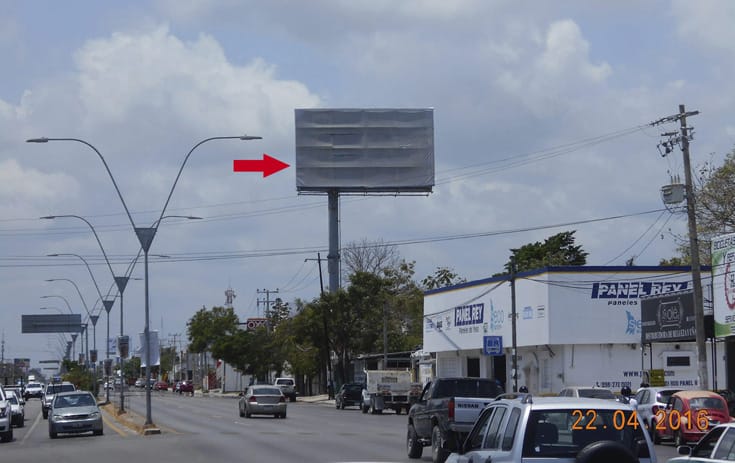 Espectacular QTR036O1 en Cancún, Quintana Roo de One Marketing
