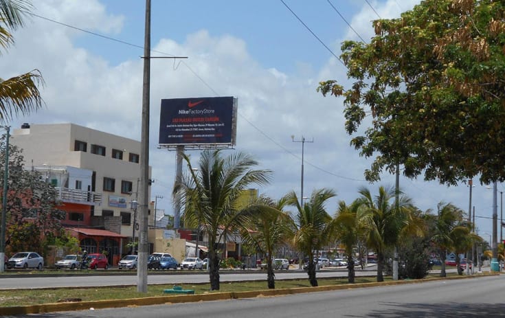 Espectacular QTR053O1 en Benito Juárez, Cancún de One Marketing