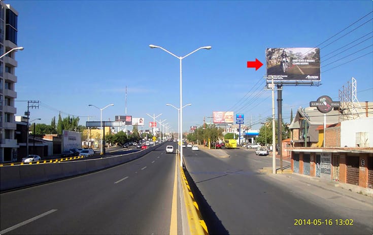 Espectacular SLP027O1 en San Luis Potosí, San Luis Potosí de One Marketing