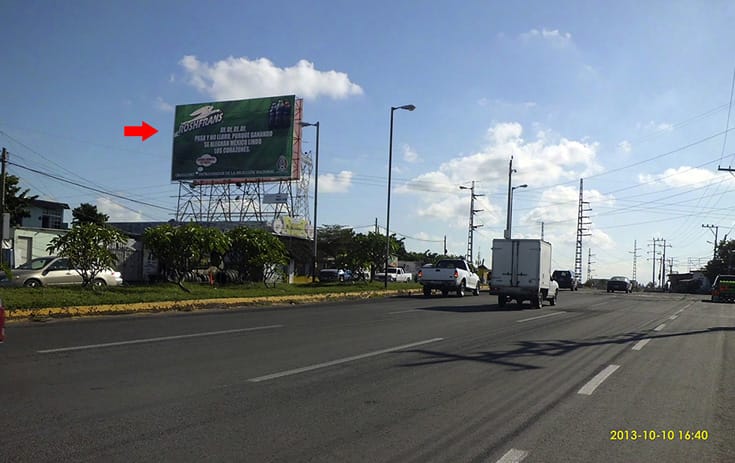 Espectacular VER022N1 en La Loma, Veracruz, Veracruz de One Marketing