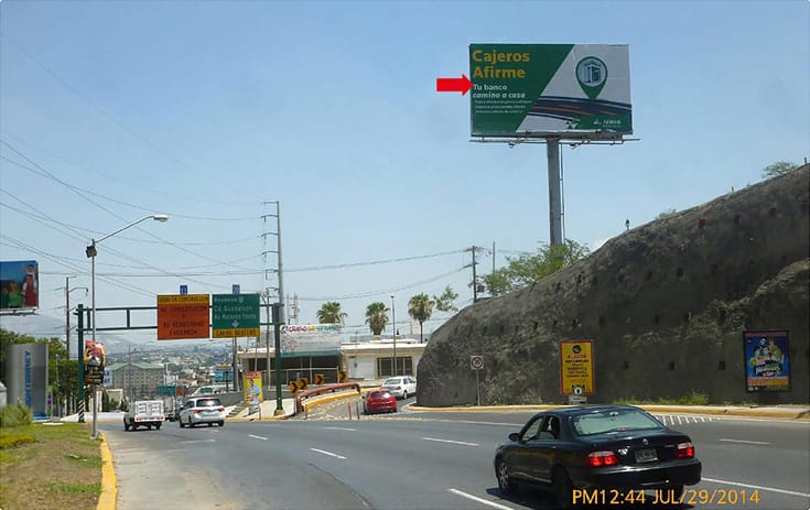 Espectacular NVL047S1 en Pio X, Monterrey, Nuevo León de One Marketing
