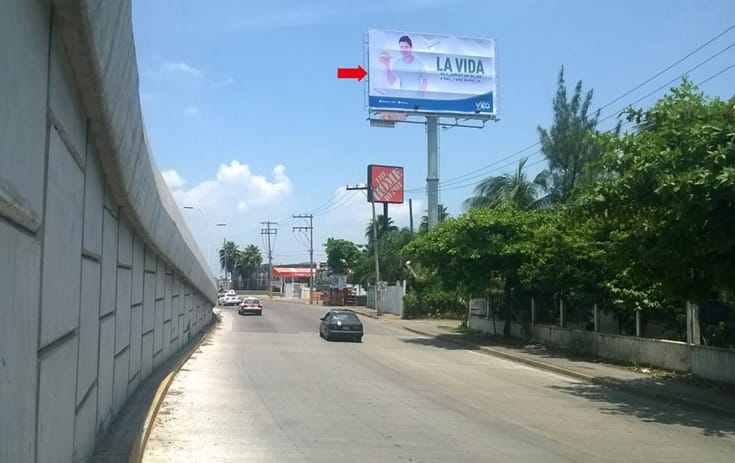 Espectacular VER042O1 en Veracruz, Veracruz de One Marketing
