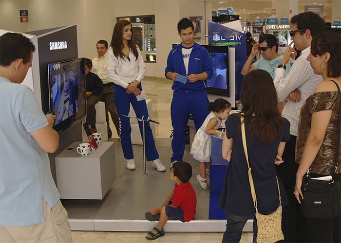 Ejemplo de Stand para Plaza con Activación para Samsung de One Marketing Expo Stands y Displays